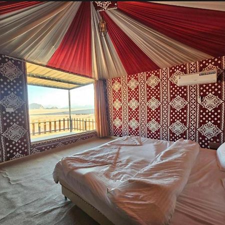 Rum Victoria Luxury Camp وادي رم المظهر الخارجي الصورة