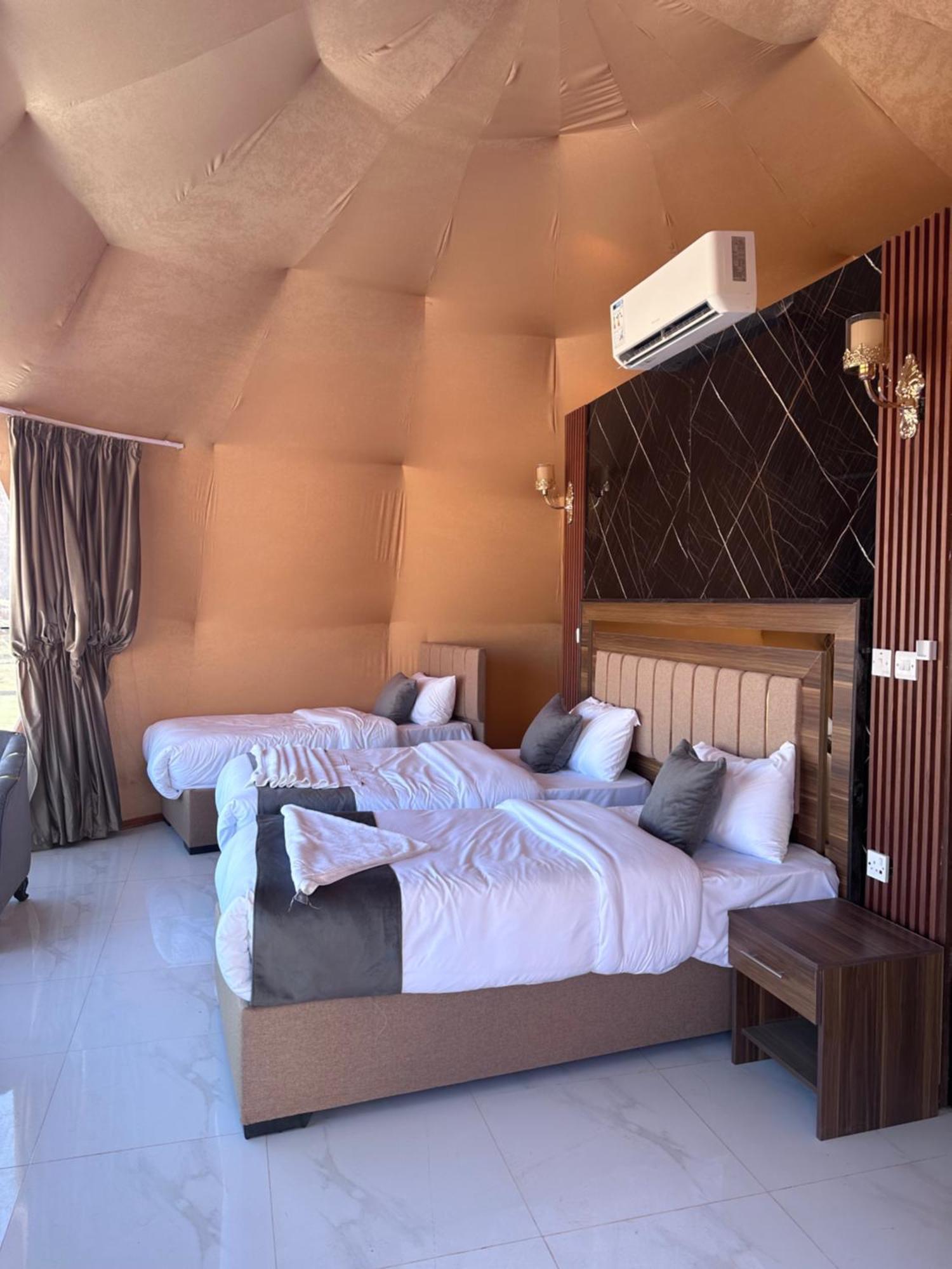 Rum Victoria Luxury Camp وادي رم المظهر الخارجي الصورة