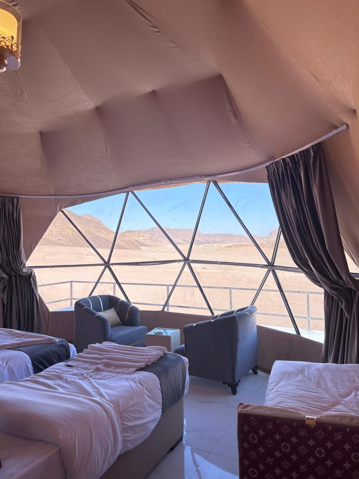 Rum Victoria Luxury Camp وادي رم المظهر الخارجي الصورة