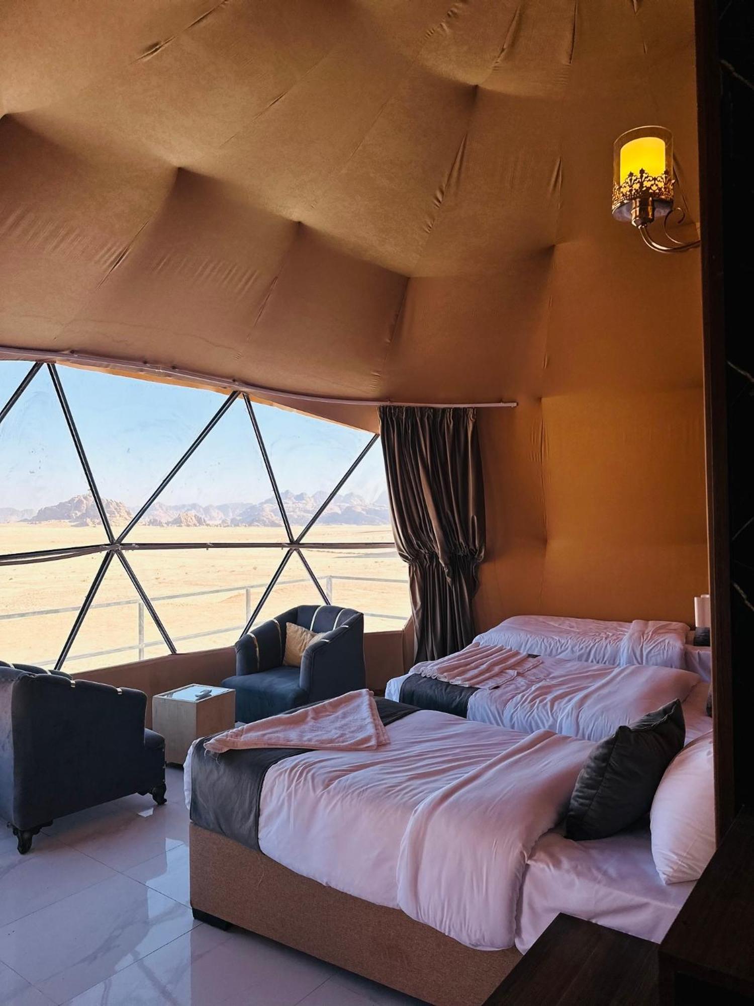 Rum Victoria Luxury Camp وادي رم المظهر الخارجي الصورة