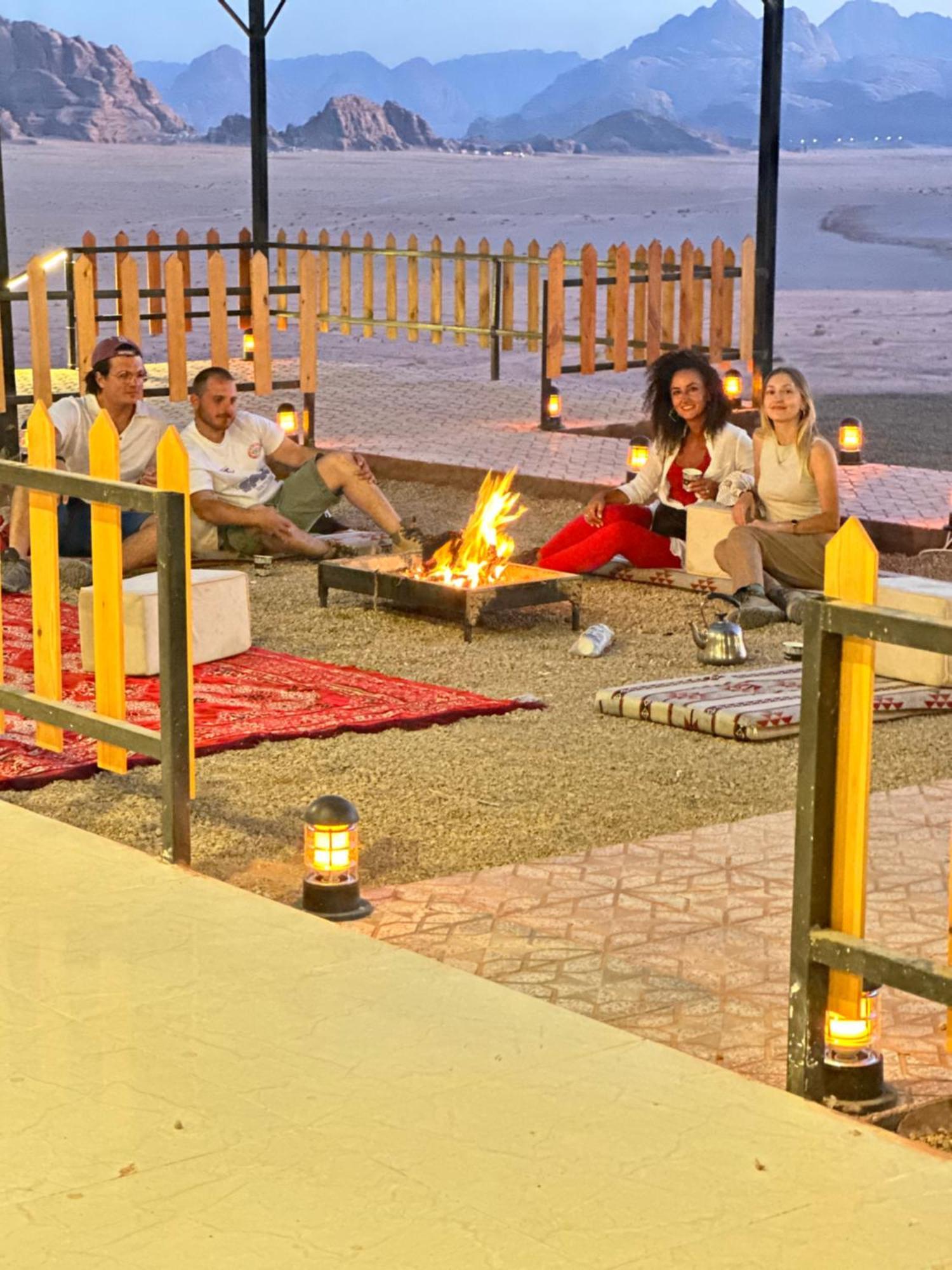 Rum Victoria Luxury Camp وادي رم المظهر الخارجي الصورة