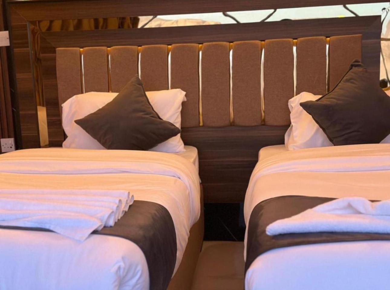 Rum Victoria Luxury Camp وادي رم المظهر الخارجي الصورة