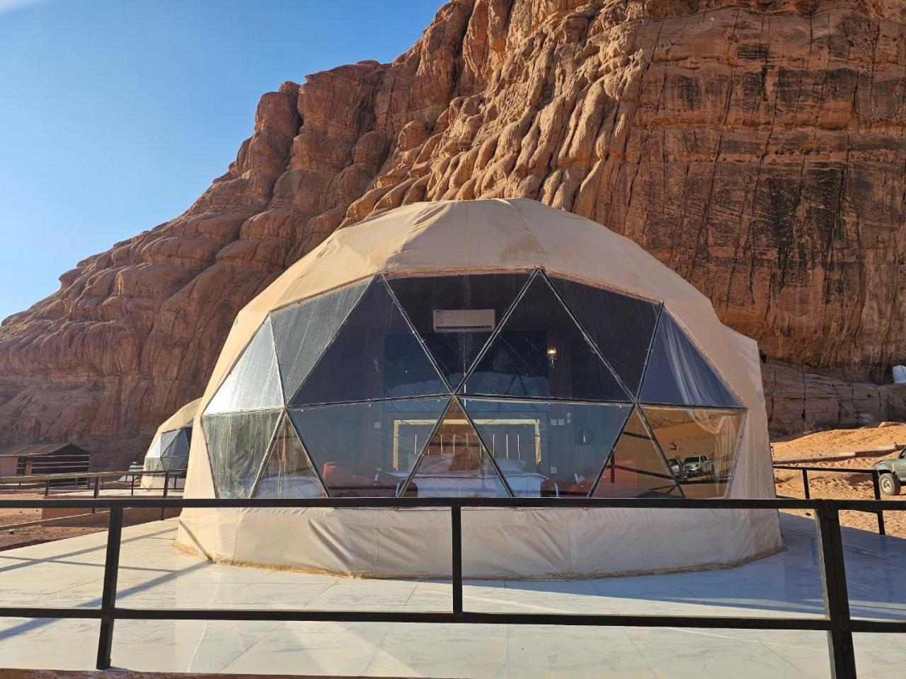 Rum Victoria Luxury Camp وادي رم المظهر الخارجي الصورة