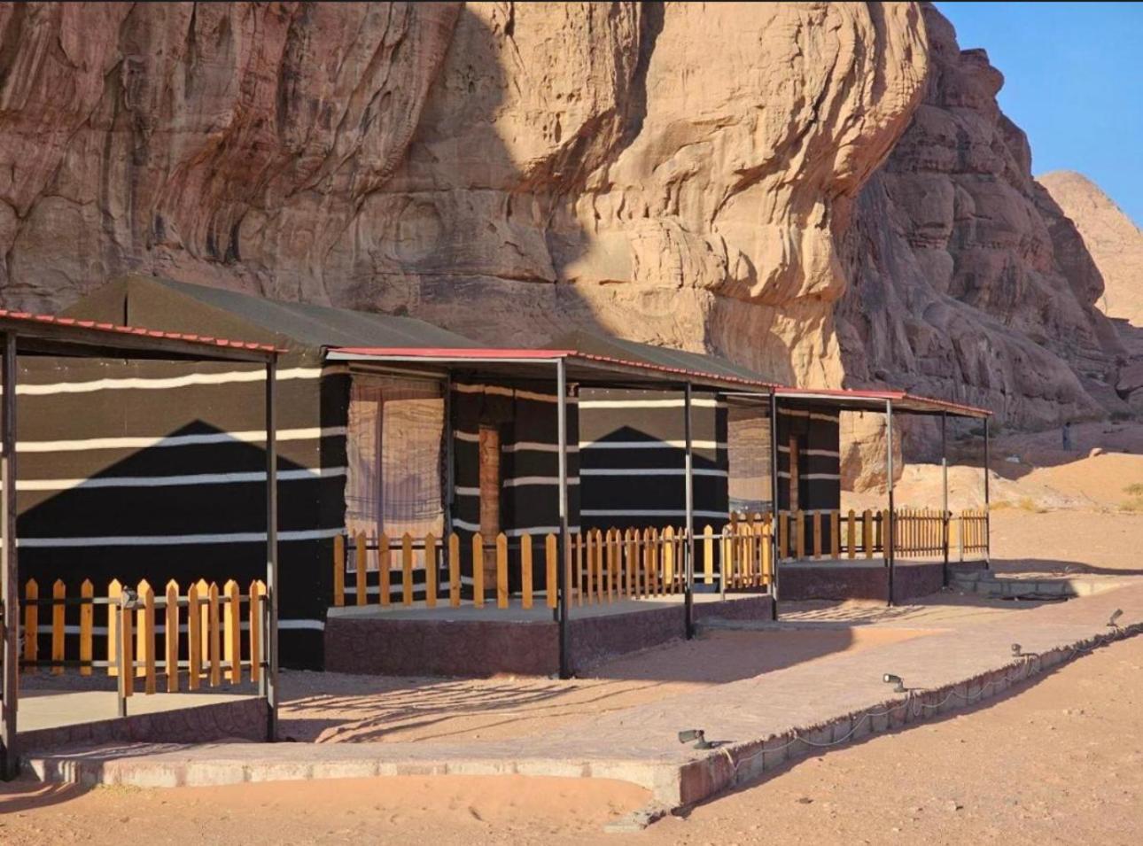 Rum Victoria Luxury Camp وادي رم المظهر الخارجي الصورة